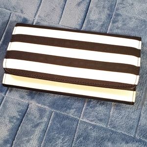 KUT from the Kloth Ladies Wallet